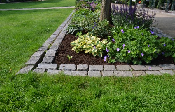 Stone Edging Installation in Hamburg